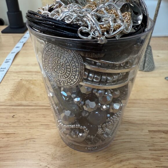 Mixed Jewelry Lot Wearable Silver & Gold Tone Chains Bracelets Necklaces Rings - Picture 10 of 14